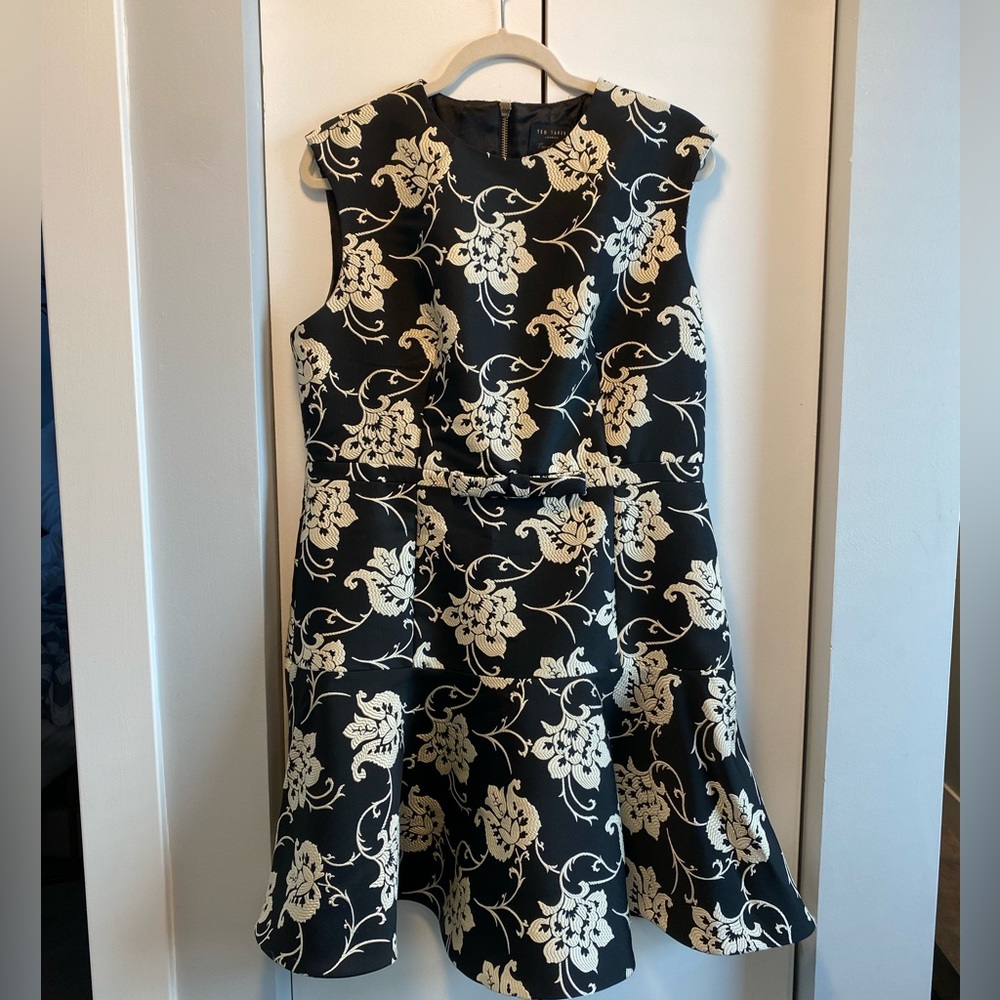 Ted Baker sz5 Blk/wht drop waist flare dress